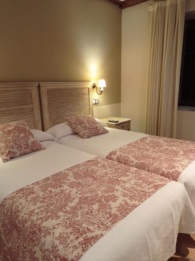 El Cuartel De Hotel Lugueros