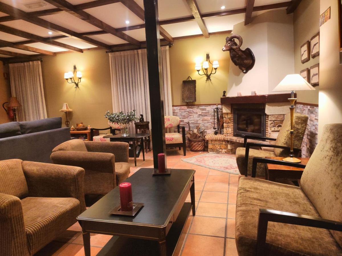 Hotel El Cuartel De Lugueros