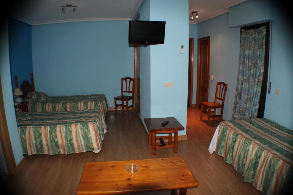 Nieves Hotel 2*