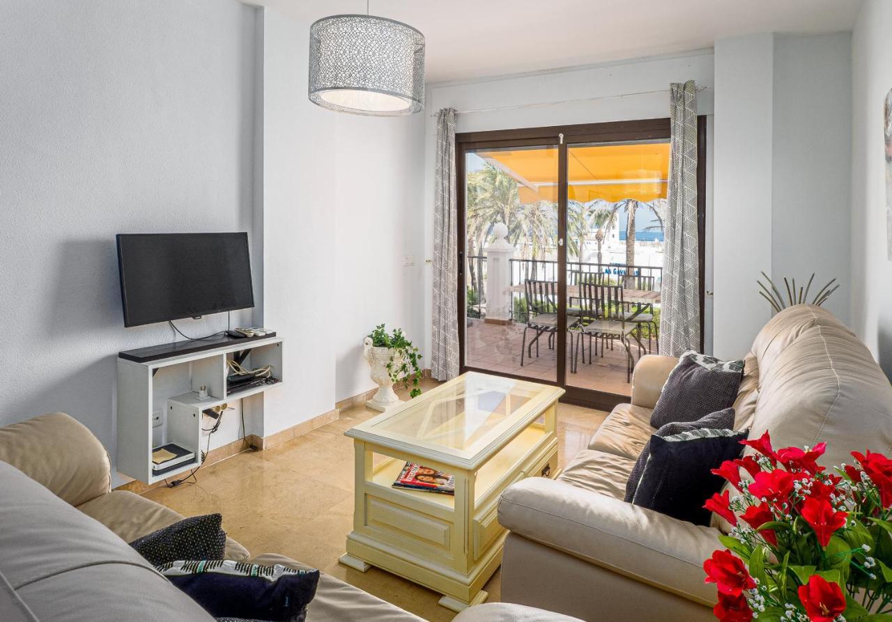 Apartment Frontline Marina Real 5009 *