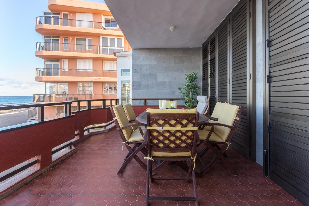 Front Line With Fantastic Terrace. Apartment *