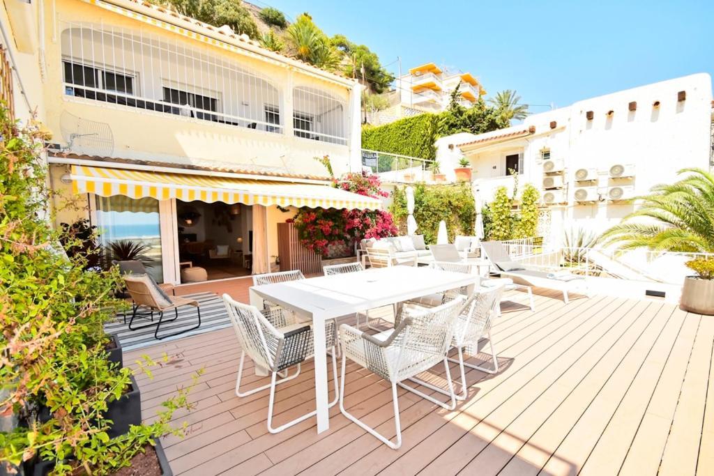 Apartment 70sqm Private Terrace In Front Of The Sea & 107sqm Brand New *