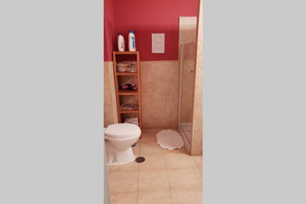 ,piso Completo En Buena Zona,wifi Y Aparcamiento Seville