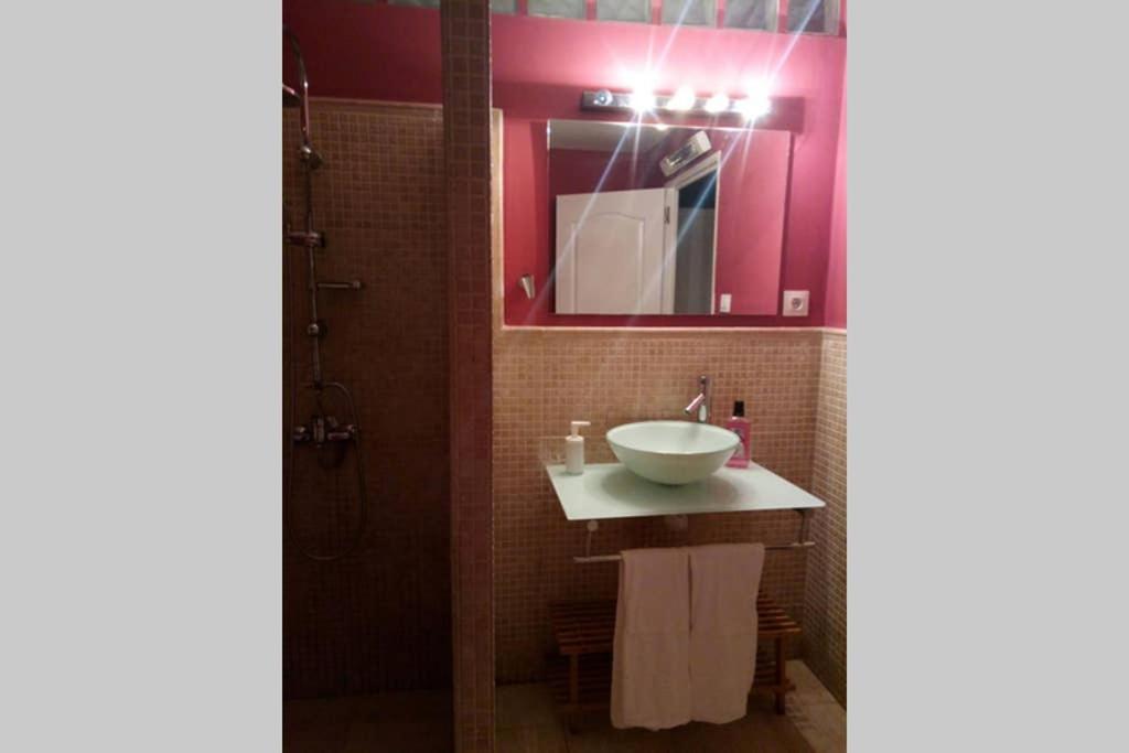 Apartamento ,piso Completo En Buena Zona,wifi Y Aparcamiento