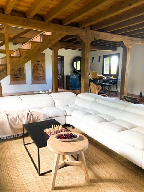 Chalet El Cuento De La Encina. Un Espacio Sentir Majaelrayo
