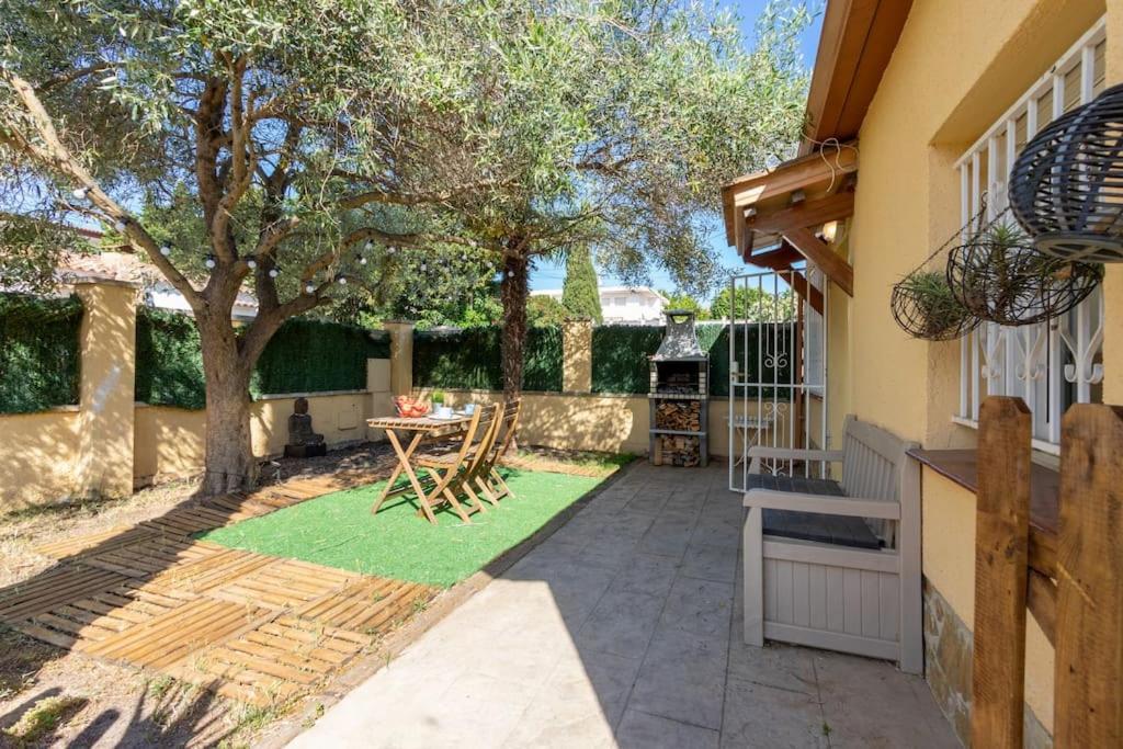 Casita Con Jardin, Bbq, Wifi, Centro Y Playa * Empuriabrava
