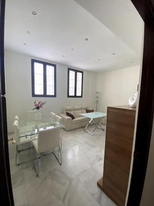 Luminoso Apartamento En Triana *