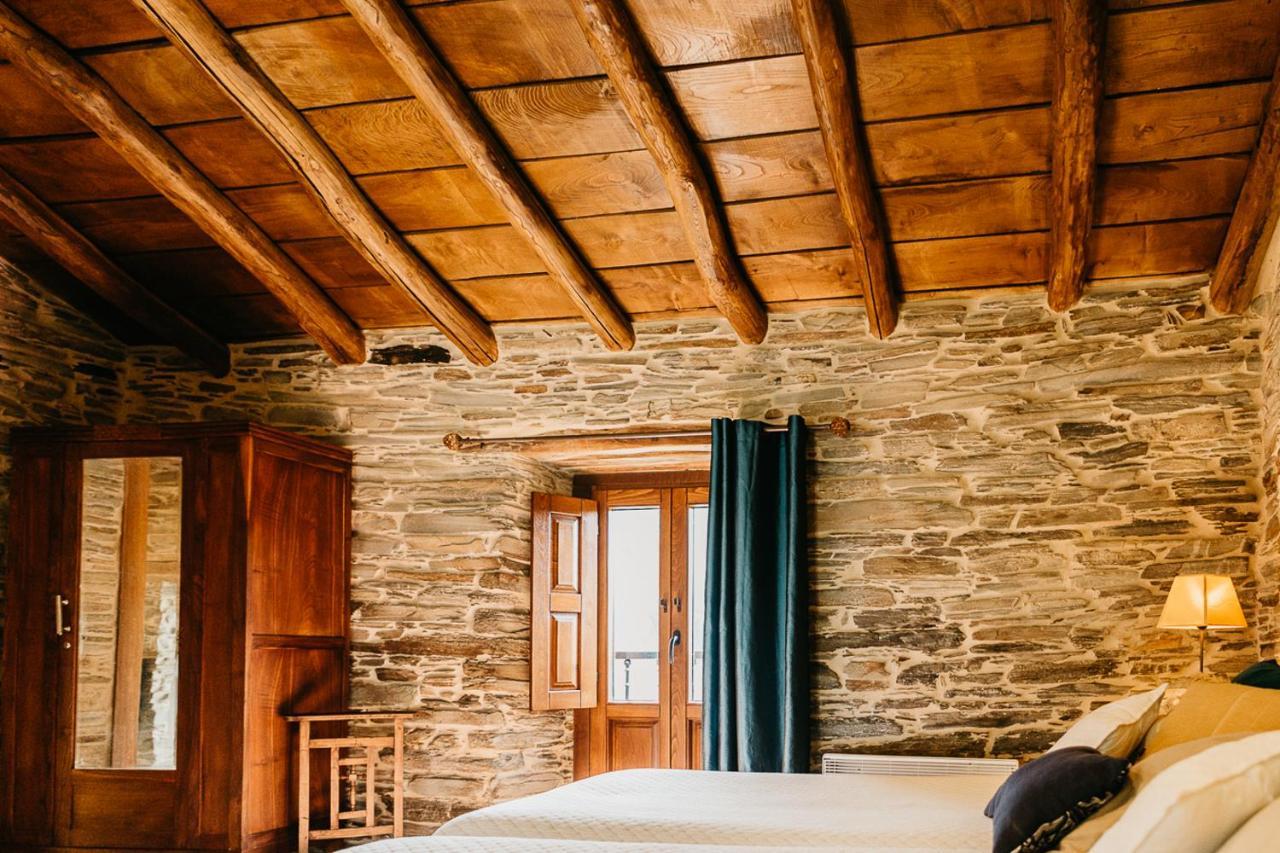 Casas De Outeiro *