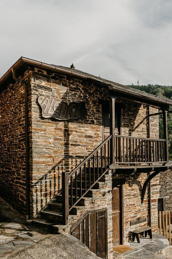 Casas De Outeiro