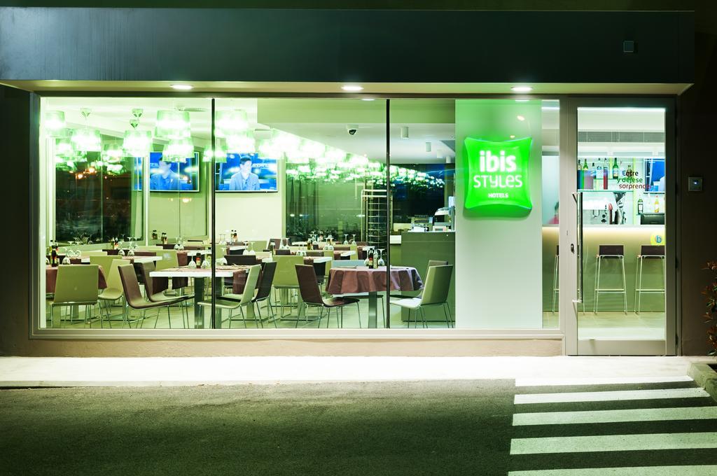 Ibis Styles Torrefarrera Hotel 2*