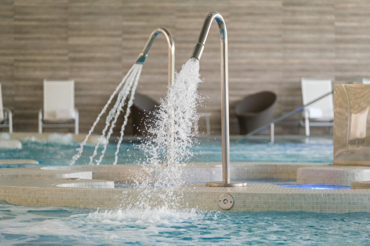 Hotel Castilla Termal Monasterio De Valbuena 5*