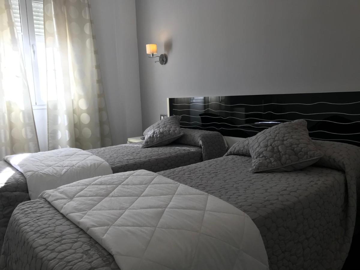 Hotel Rural Orellana 3*