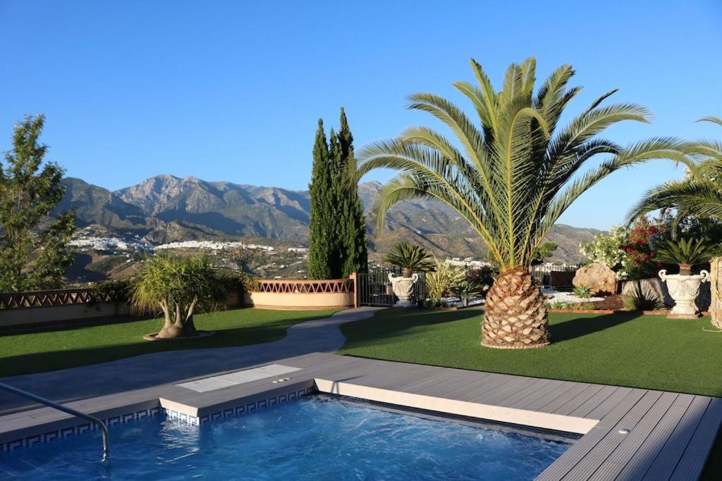 Exceptional Costa Del Sol El Espuela For 8 Heated Pool Amazing Views & Quality Villa Torrox