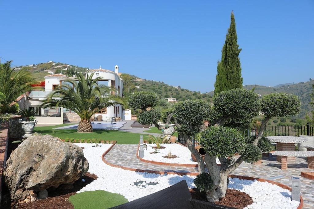 Exceptional Costa Del Sol El Espuela For 8 Heated Pool Amazing Views & Quality Villa Torrox