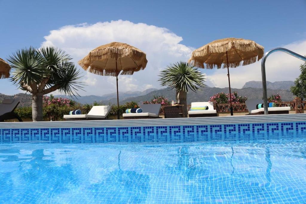 Exceptional Costa Del Sol El Espuela For 8 Heated Pool Amazing Views & Quality Villa Torrox