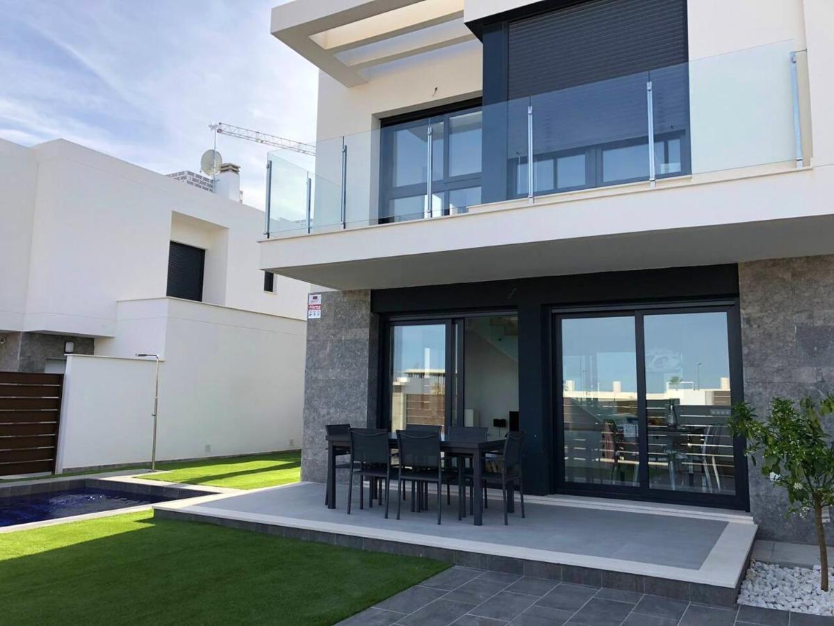Elegant House With Pool In Vistabella *