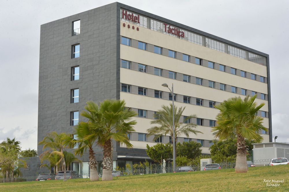 Hotel Azz Valencia Tactica 4*