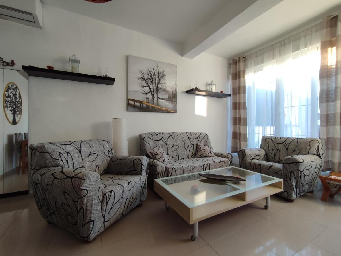 Royal Ii A 10 De Sevilla, A 20 Del Aeropuerto De Sevilla Apartamento Gines