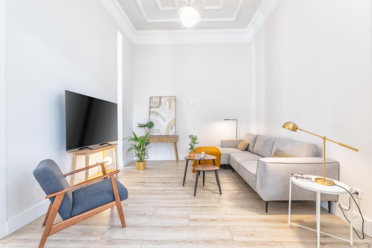 Mid Century Apartment *
