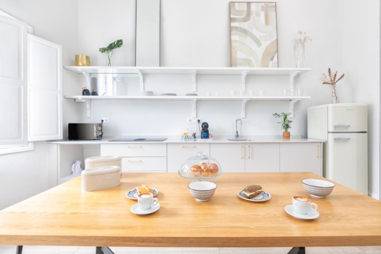 Apartment Mid Century *