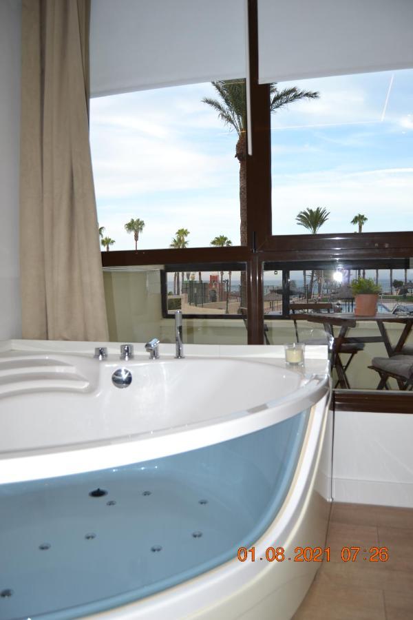 Apartamento Aloha Beach Estudio Nuevo Jacuzzi Frente Al Mar *