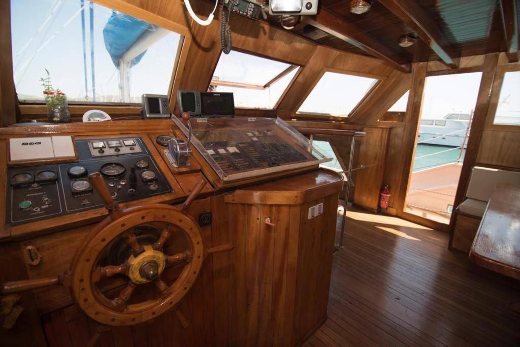 Barco Clasico En Barcelona Sant Adria de Besos