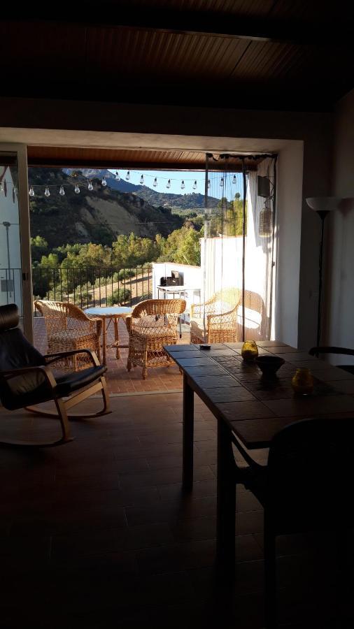 Vistas Al Campo Y Cocina Con Terraza