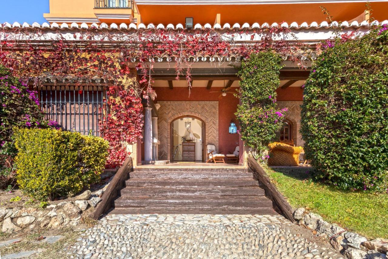 Casa Flores Con Piscina Interior Climatizada * Alcaucín