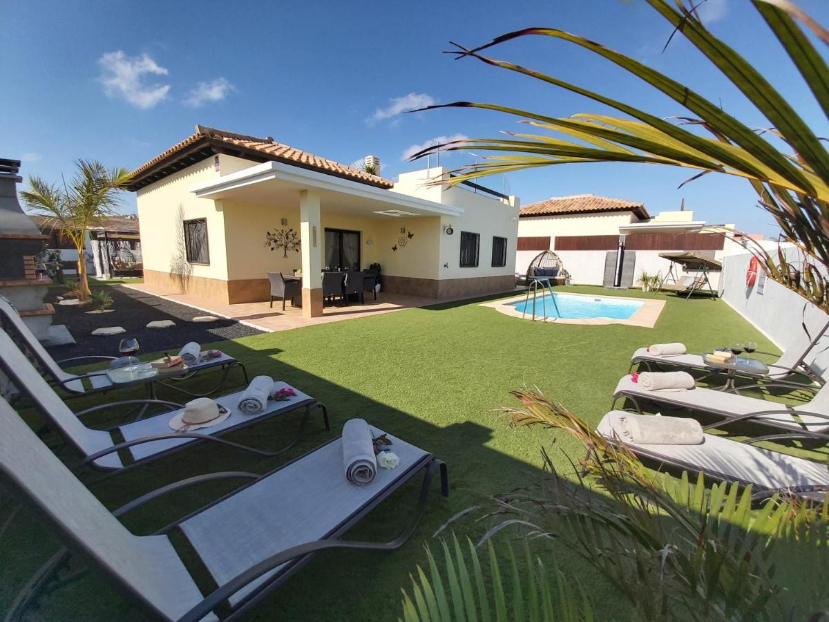 Thais, Private Heated Pool, Ideal For Your Holidays In *