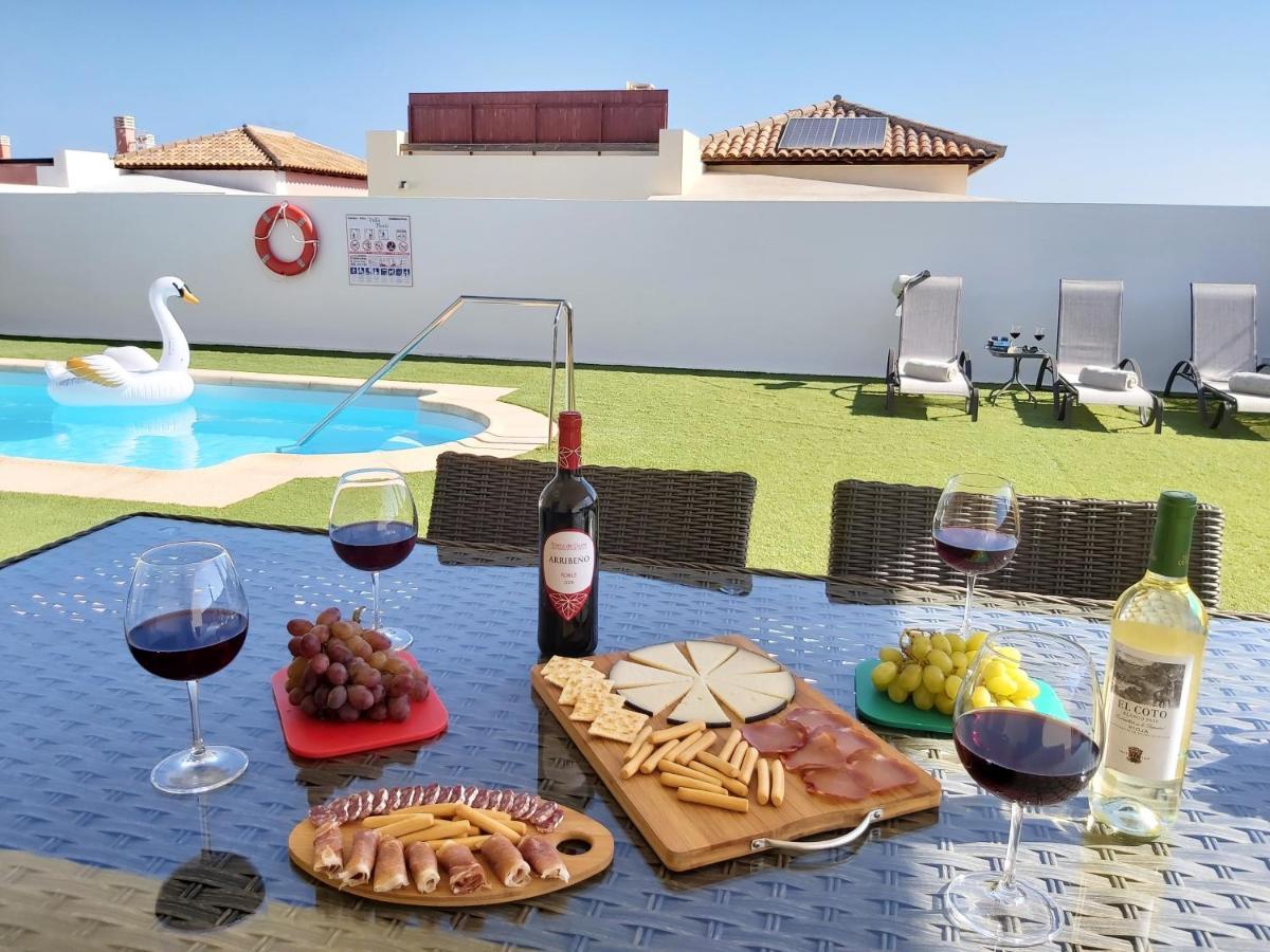 Thais, Private Heated Pool, Ideal For Your Holidays In Villa