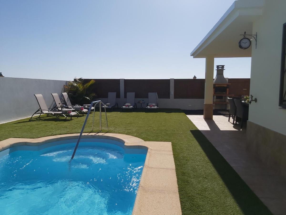 Thais, Private Heated Pool, Ideal For Your Holidays In Villa