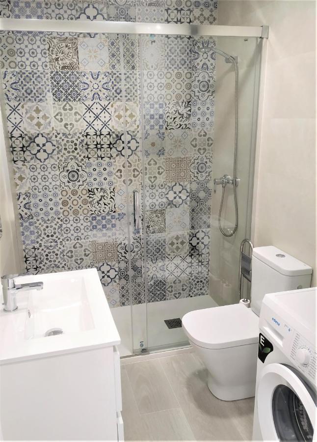1 Bedroom Beachfront At Torecilla Apartment Nerja