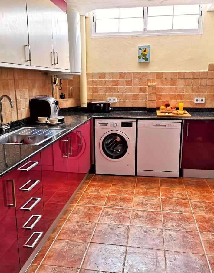 Villa Serene Mountain Views Spacious Garden And Sole Use Of The 10x5m Pool