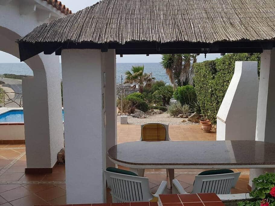 Villa En Primera Linea De Mar Cerca De Binibeca *