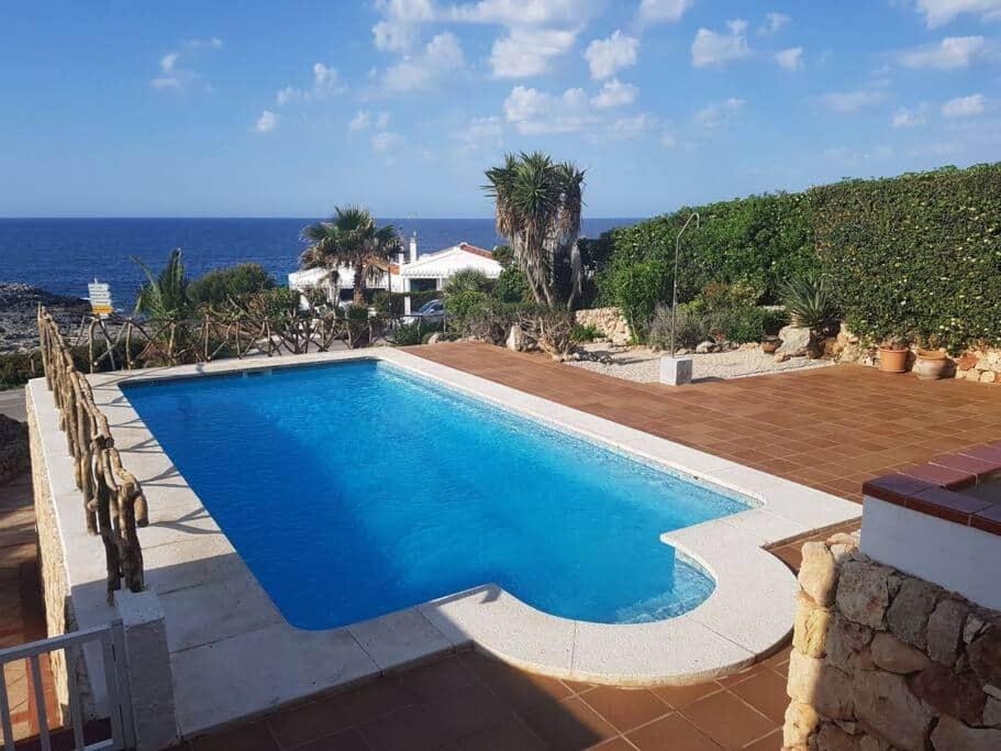 Villa En Primera Linea De Mar Cerca De Binibeca