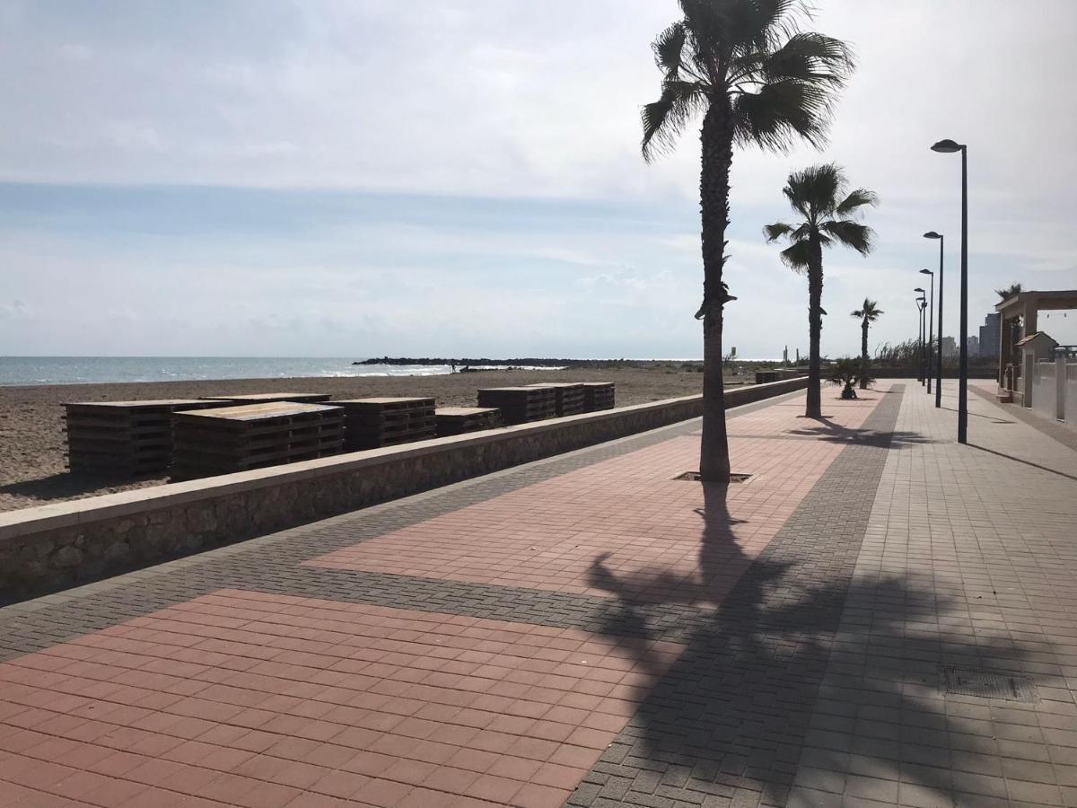 Сasa de vacaciones Precioso Adosado Con Parking A 100 Metros De La Playa