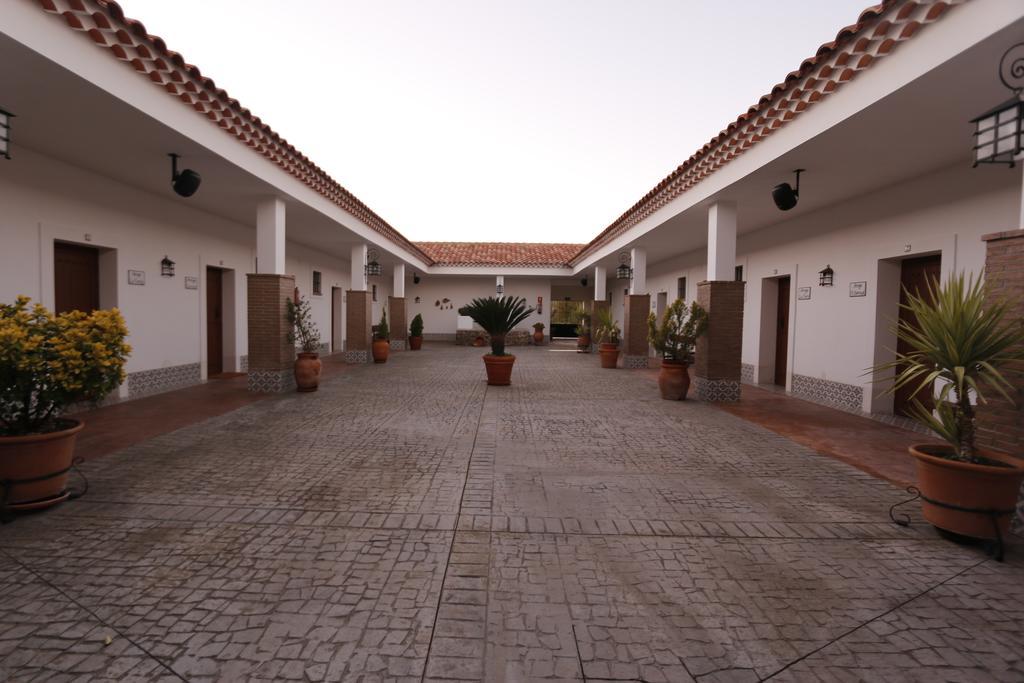 Rural Arroyo La Plata By Bossh Jerez De Los Caballeros