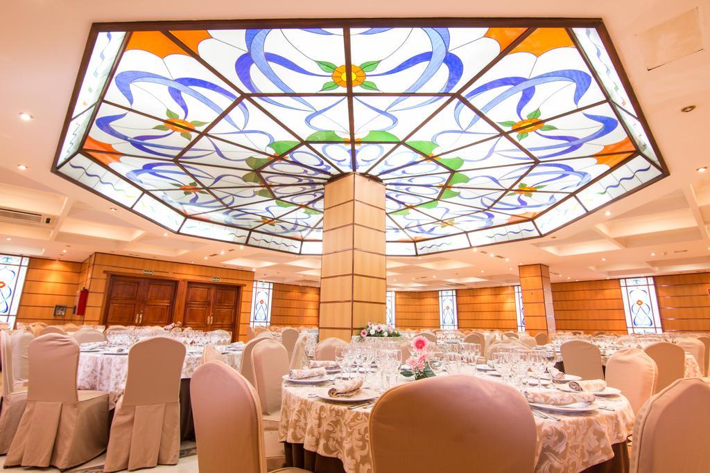 Hotel Abades