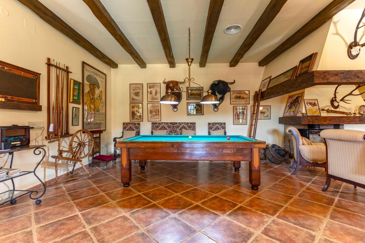 Casa Flores Con Piscina Interior Climatizada * Alcaucín