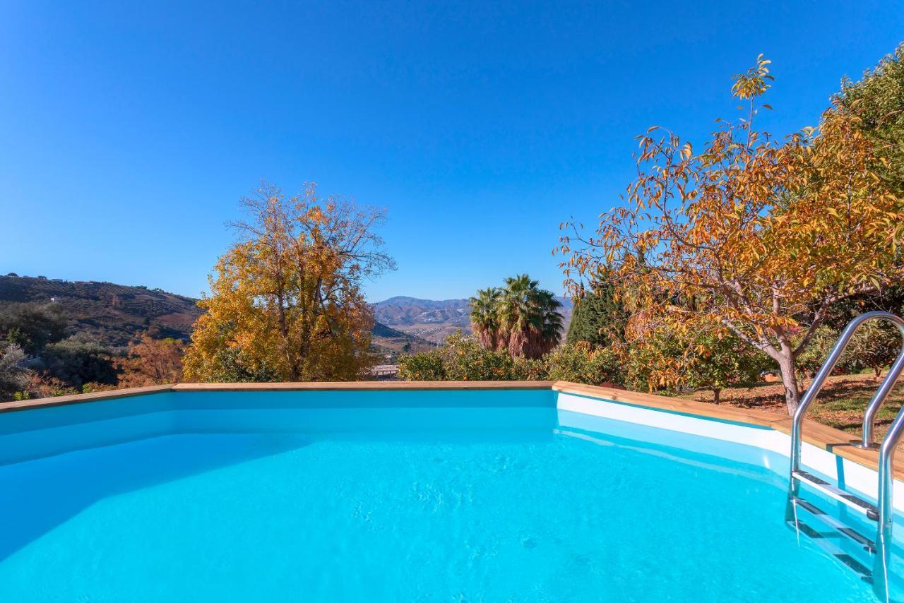 Casa Flores Con Piscina Interior Climatizada Alcaucín