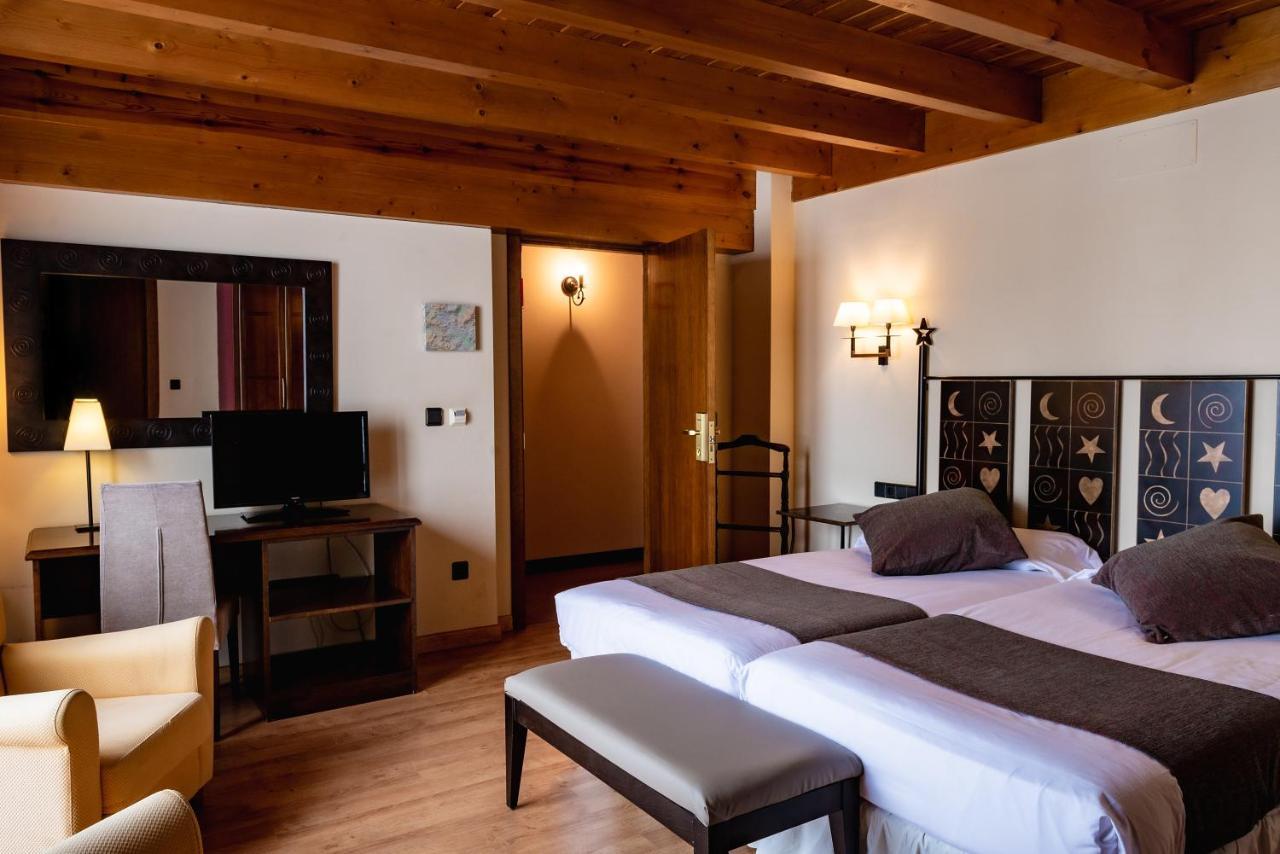Valle De Izas Hotel 3*