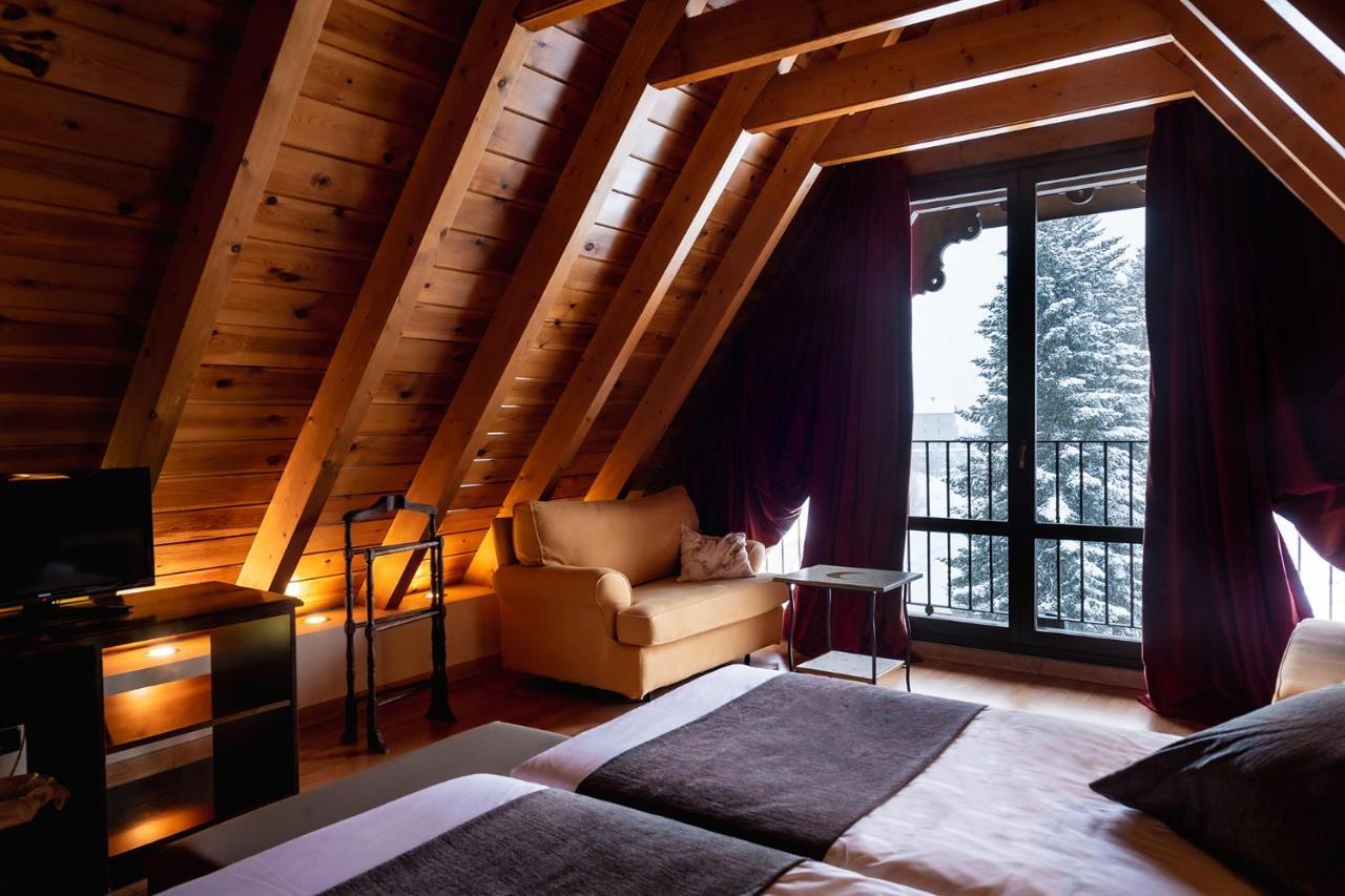 Valle De Izas 3*