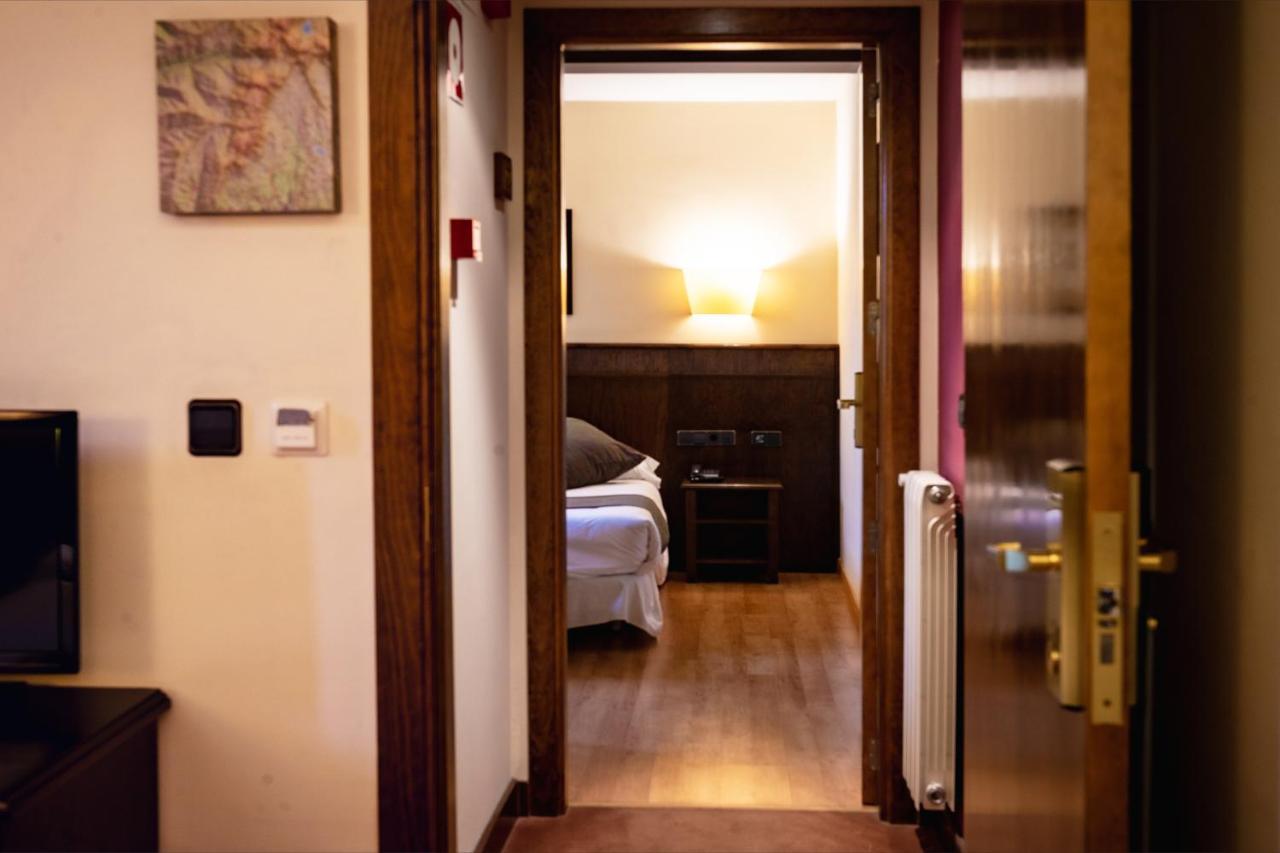 Hotel Valle De Izas 3*