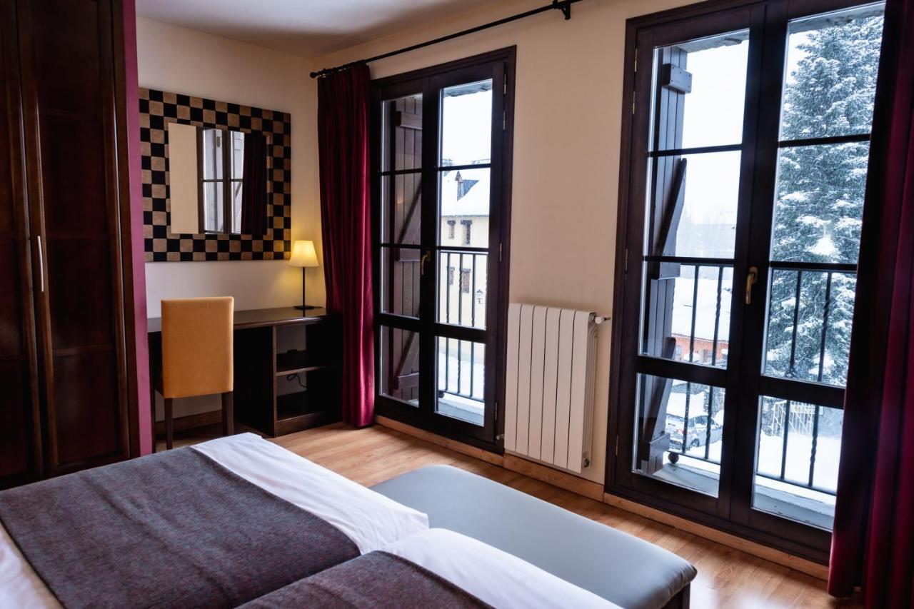 Valle De Izas Hotel 3*