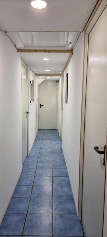 Hostal Cristina Con Baño Privado Y Mini Cocina