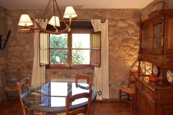 Casa Rural Virgen De La Cabeza * Valencia de Alcantara
