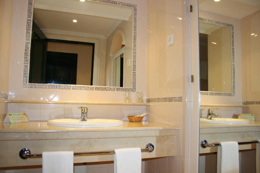 Cristina Hotel 3*
