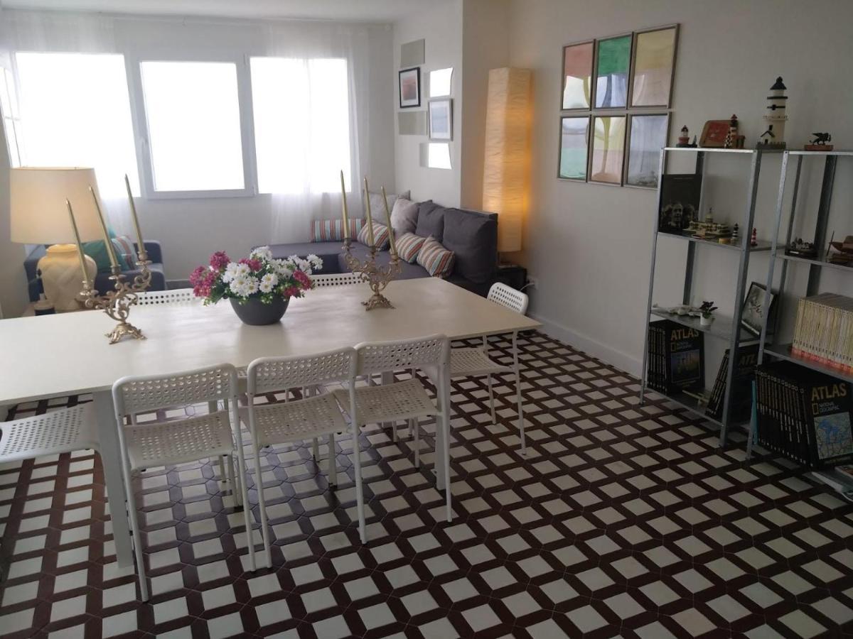 Apartamento Maravilloso A En Sobre Playa De Coroso Ribeira