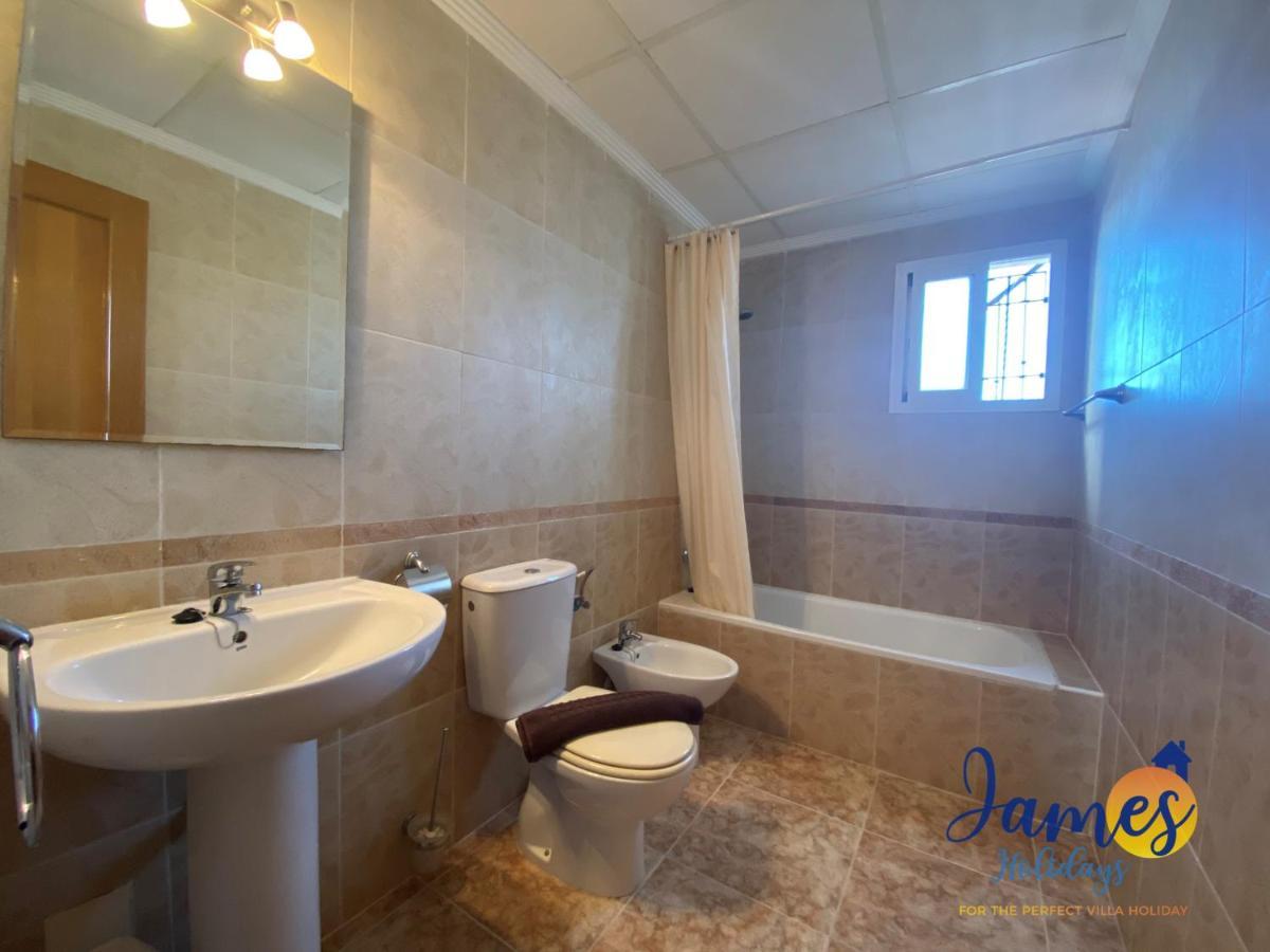 La Cinuelica R3 First Floor Southerly Comm Pool L334 Apartment