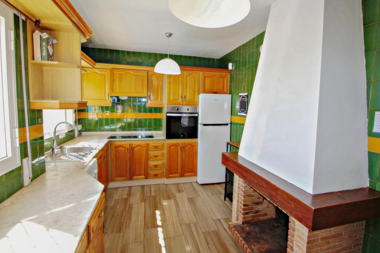 Celia - Oceanfront In Costa Blanca Villa